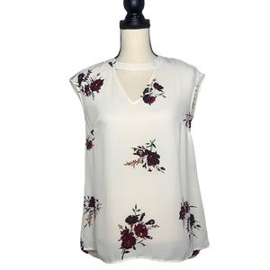 DR2 White Floral Short Sleeve Cut Out Blouse with Pleated Back size Small